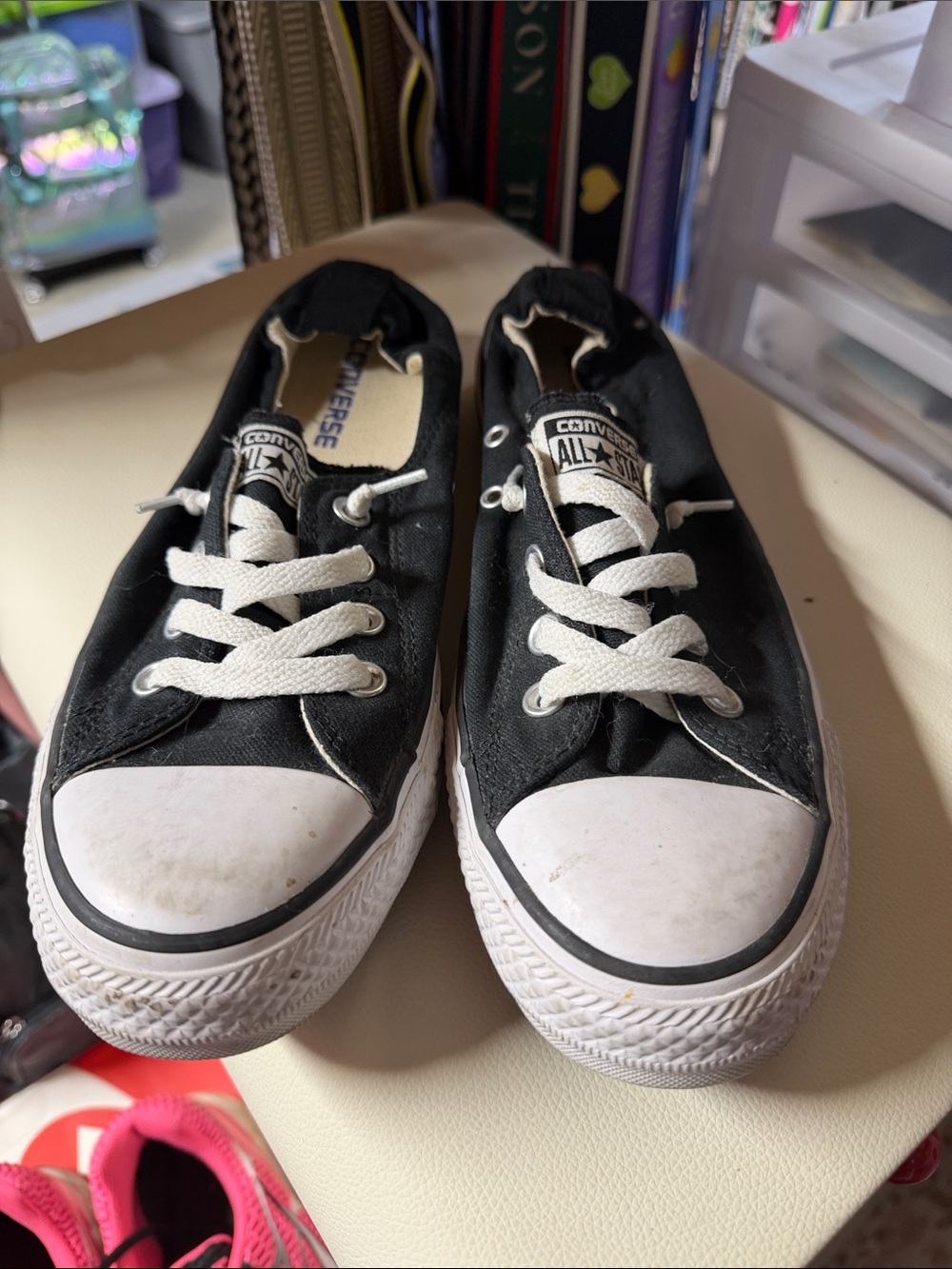 Converse Black and White woman’s 10